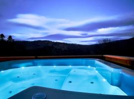 Pod Srebrzystym Świerkiem - Jacuzzi, khách sạn ở Koszarawa