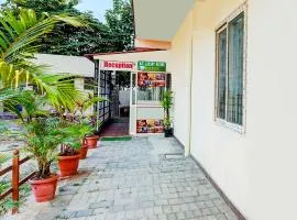 FabHotel Royal Garuda Palace