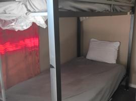 top bunk, hostel u gradu Feniks