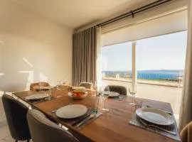 Bright Apartment with Sea & Valley Views - BBQ