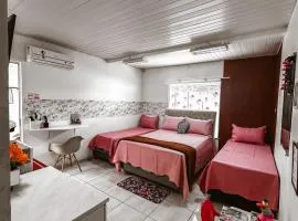 Hostel das Flores - Suíte Master Quarto Privativo com Banheiro Privativo