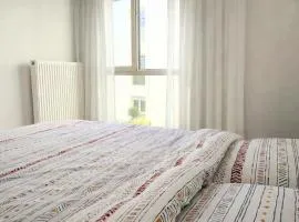 Opposite Metro 14 - Guest Room - Paris & Orly