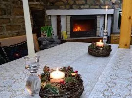 Дядо Цоньовата къща самостоятелен имот с басейн