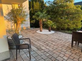 Premium Apartment mit eigener Sauna & Pool direkt am Möhnesee, hotel in Möhnesee