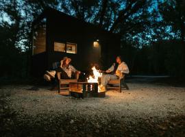 Postcard Cabins Piney Woods, Outdoor Collection by Marriott Bonvoy, hotel a Coffee City