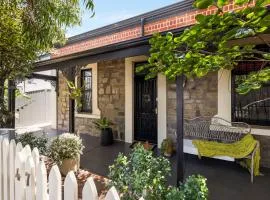 Adelaide Central Artistic bluestone Retreat