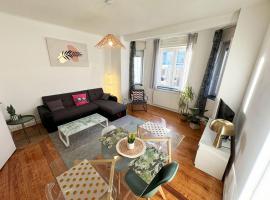 Spacious 2 rooms at 10 min from Strasbourg Center, hotel di Schiltigheim
