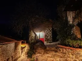Charming stone house in Eus - Vue sur les Montagnes & Confort 2025