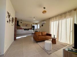 La cahuete Maison neuve, borne électrique, terrain de boules, jardin clos privé, hotel a Digne-Les-Bains