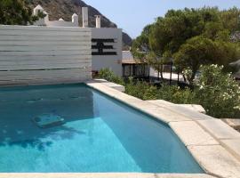Villa in Kamares, Sifnos, hotel en Kamarai