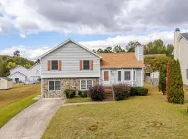 Great 4BR Home Near Emerald Pointe & Downtown