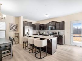 5BR Modern Comfort Spacious Home, Hotel in Greensboro