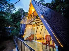 White Moon Cabin & Cottage