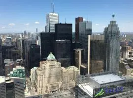 60th Floor Luxury SkySuite 3BD Lake & City Views