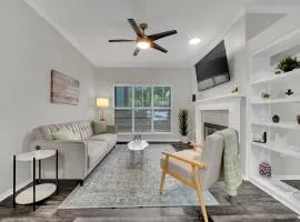 Serene 1BD Retreat - Pool, Gym & Free Parking!