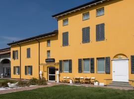Hotel Forlanini 52: Parma'da bir otel