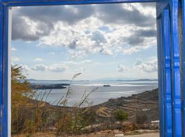 Aegean sea view Marmaralona, cabana o cottage a Agios Romanos