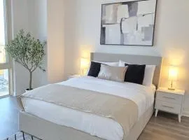 Luxury Tysons 1BR Walk to Metro & Free Parking New