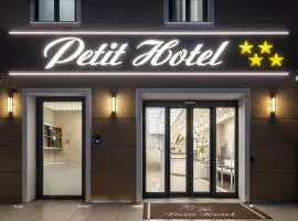 Petit Hotel