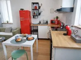 Séjour en couple, Pied-à-terre pro