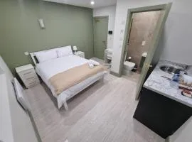 Lovely Self-Contained Studio Easy Access to Central London