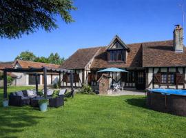 La Demeure du Cerf gîte de charme 6P avec piscine chauffée & spa, Sologne, proche Center Parcs, Lamotte-Beuvron et Zoo de Beauval, hôtel à Chaon