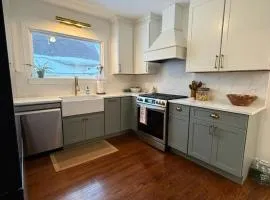 The Grand Colonial Retreat Spacious 5BR Home near MetLife Stadium