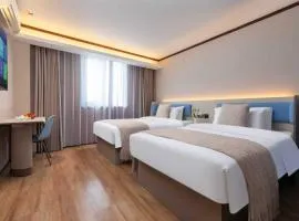 Ezzi Hotel