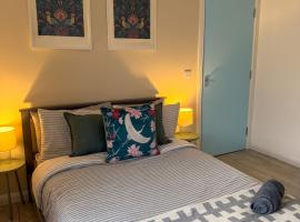 The Studio Retreat - 2 bed flat, sleeps 4 - Brampton Town Centre, Hadrians Wall, hotel en Brampton