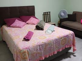 Suite tranquila, Hotel in Rodeio