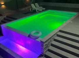 Appartement avec piscine, hotel v destinaci Le Lamentin