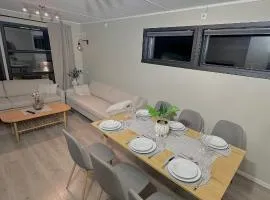 Kaldfjord Aurora Apartments Modern with parking