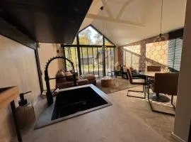 't Boshutje with hot tub