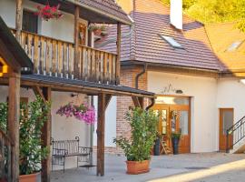 Farma Zelená Ruža: Kľačno şehrinde bir otel