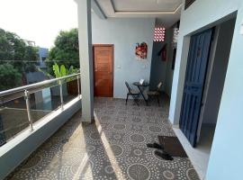 Paradis Caché Guest House، فندق في بورتو-نوفو