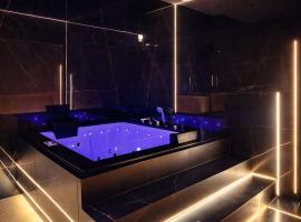 Anielski Apartament z jacuzzi i sauną NOWY 2 sypialnie Relaks & SPA, Hotel in Krakau