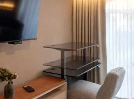 Miranthia Hotel Business and family