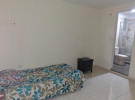 Hospedaje Casa amoblada compartida, хотел в Roldanillo