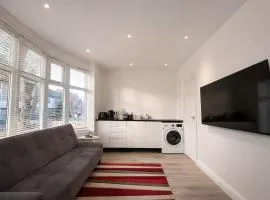 Cozy 1-Bed Flat Ideal for Short & Long Stays