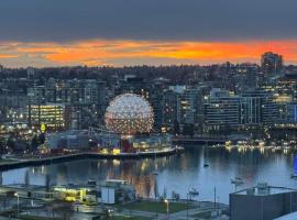 Beautiful Bright with water view AC DT 2BR 2BTh 3BD sleeps 6 guests