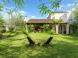 MOONLIGHT Homestay & Hotel