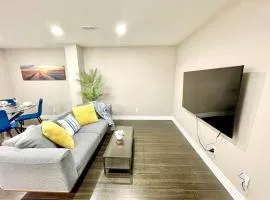 Violet Escape Modern Apt 1B 1B, Kitchen, Parking