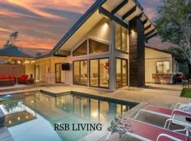Majestic 4BR 2 5B Home with Mini Golf Pool & Billiards