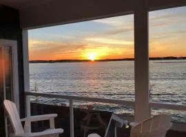 Bayview Grand 102