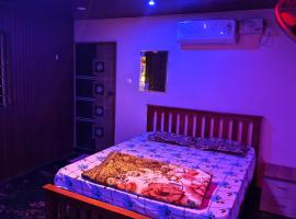 Ocean pearl Homesatay 3, отель в городе Kāsarkod