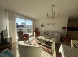 Bel appartement central avec balcon et parking à Stella Plage - FR-1-236-176