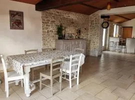 Maison 8 couchages avec piscine privée à Saint-Benoit-sur-Mer - FR-1-194-355