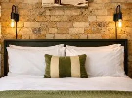 Balmain Village Retreat AC Free Street Parking City 3km