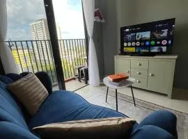 Modern Two Bedroom Ipoh City Apartment with Pool, Gym and Free Parking