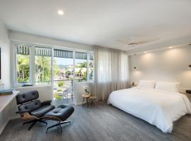 Heart Hotel and Gallery Whitsundays, hotell i Airlie Beach